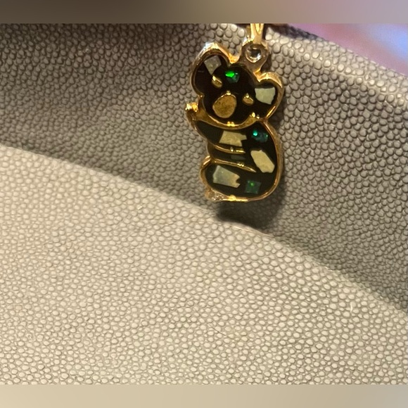 ⭐️VTG Gold Tone Black Enamel Koala Bear Charm With Embedded Australian Opal - Picture 10 of 13